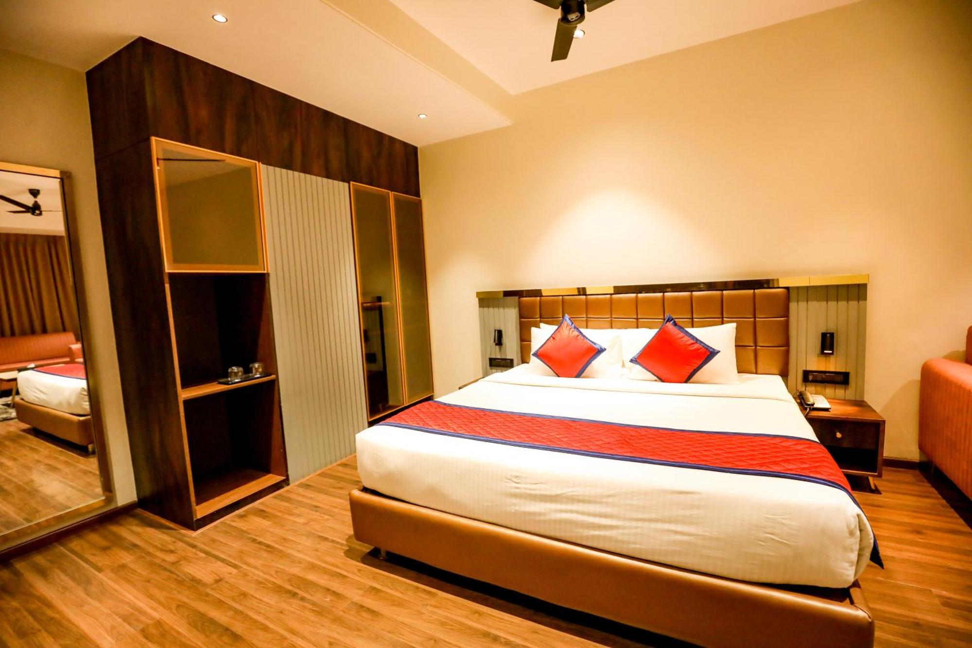 Spree Manor Hotel Aurangabad  Exterior photo